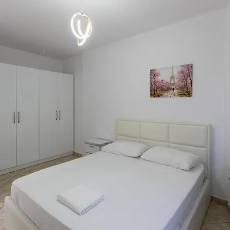 Spacious 2 Bedroom Apartment In Durres Beach Exterior photo