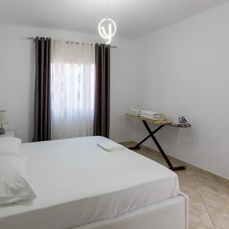 Spacious 2 Bedroom Apartment In Durres Beach Exterior photo