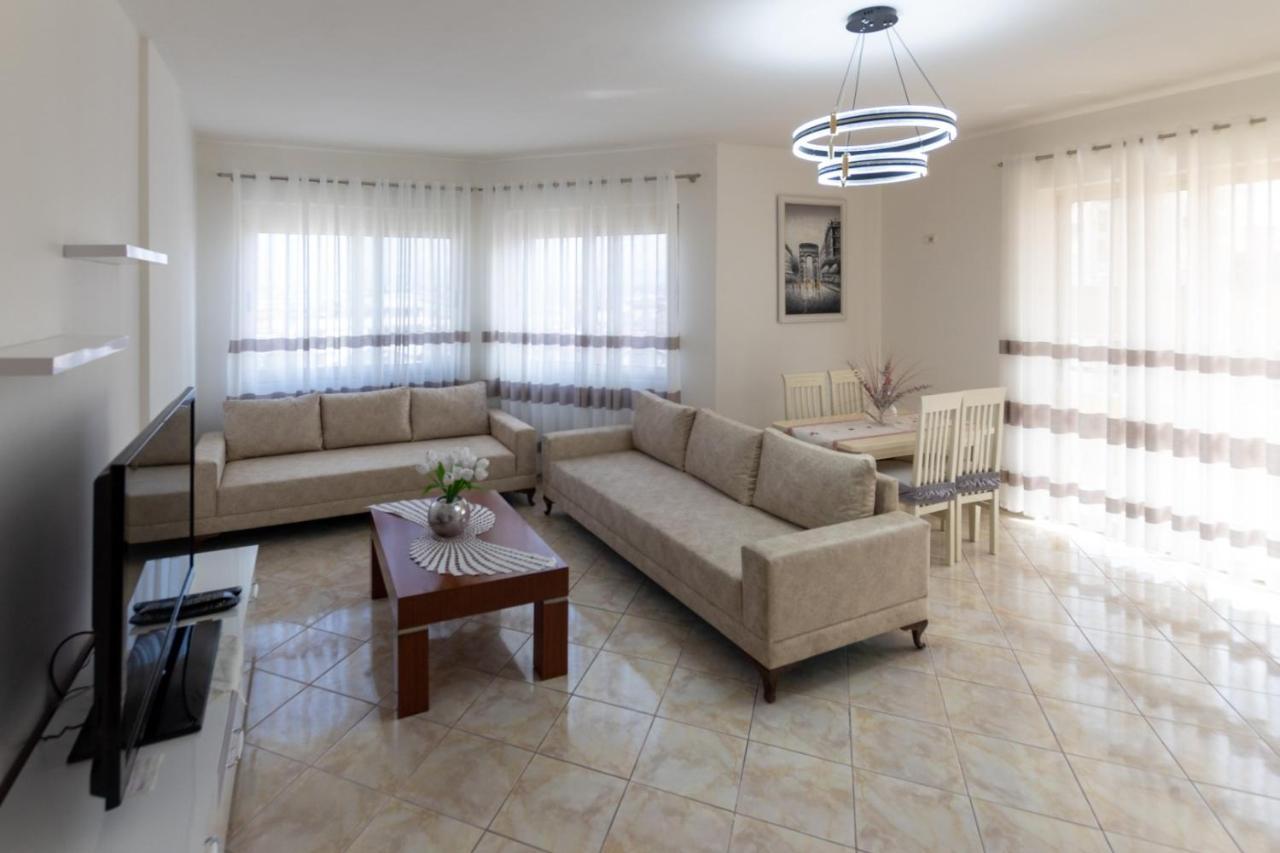 Spacious 2 Bedroom In Durres