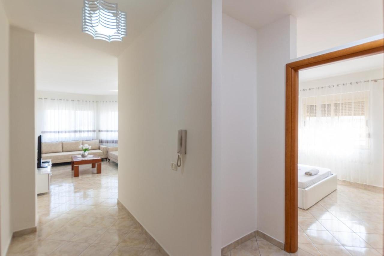 Spacious 2 Bedroom In Apartment Durrës