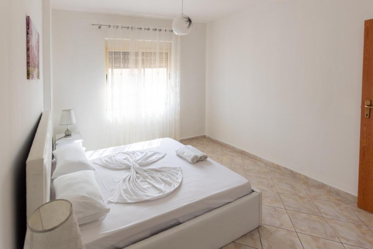 Spacious 2 Bedroom In Apartment Durres