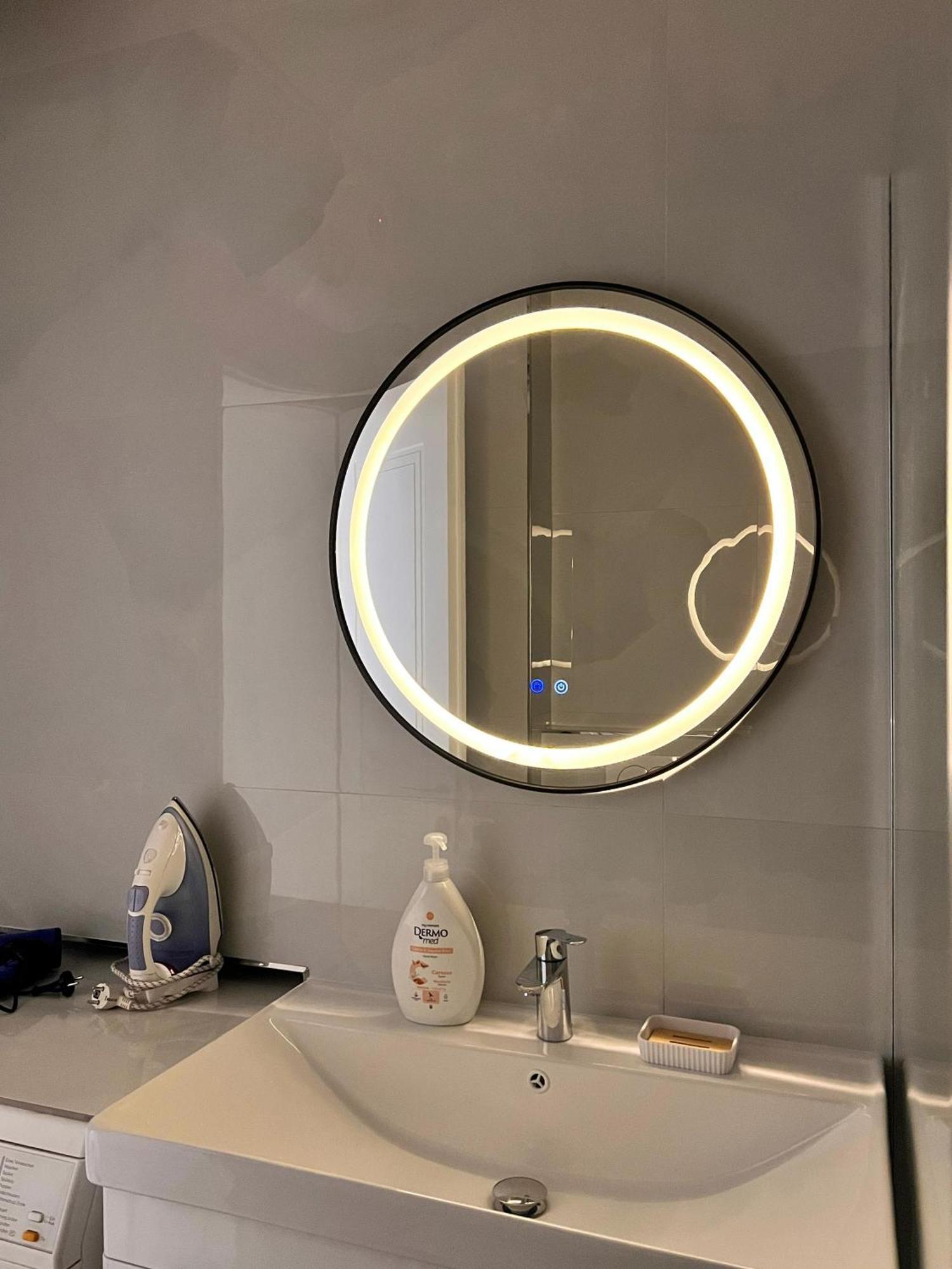 Spacious 2 Bedroom In *
