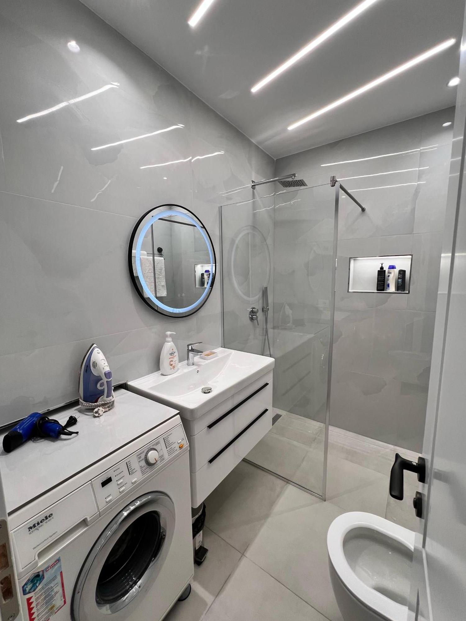 Spacious 2 Bedroom In Durrës